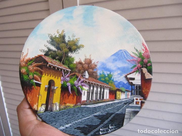 Vintage: RARO PLATO DE MADERA PARA COLGAR PINTADO ROLANDO SIMON A&Ntilde;OS 70