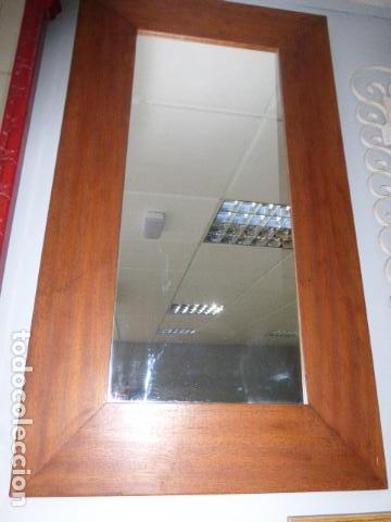 Vintage: ESPEJO CON MOLDURA ANCHA DE MADERA - Foto 1