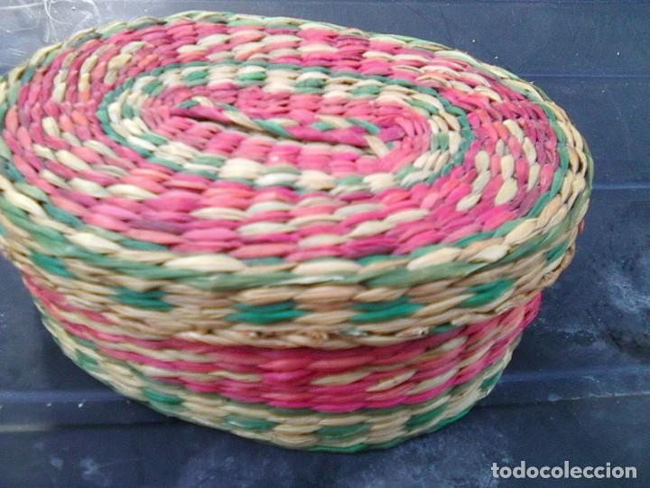 Vintage: Joyerito de mimbre pol&iacute;cromo - joyero 14 por 9,50 por 6 cms