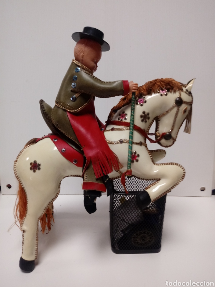 Vintage: CABALLO COSIDO SIMIL PIEL CON JINETE
