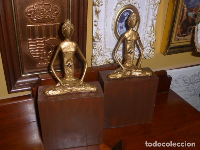 Vintage: PAREJA DE SUJETA LIBROS ORIENTALES.