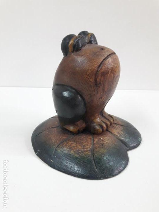 Vintage: RANA . REALIZADA EN MADERA . ALTURA 12,5 CM