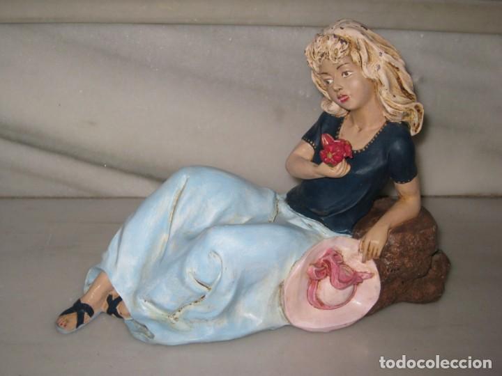 Vintage: Figura resina. Art Mat. - Foto 1