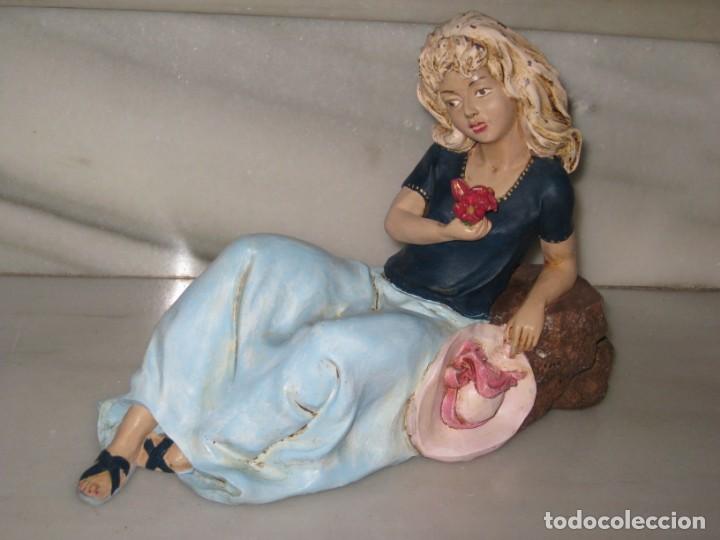 Vintage: Figura resina. Art Mat. - Foto 7
