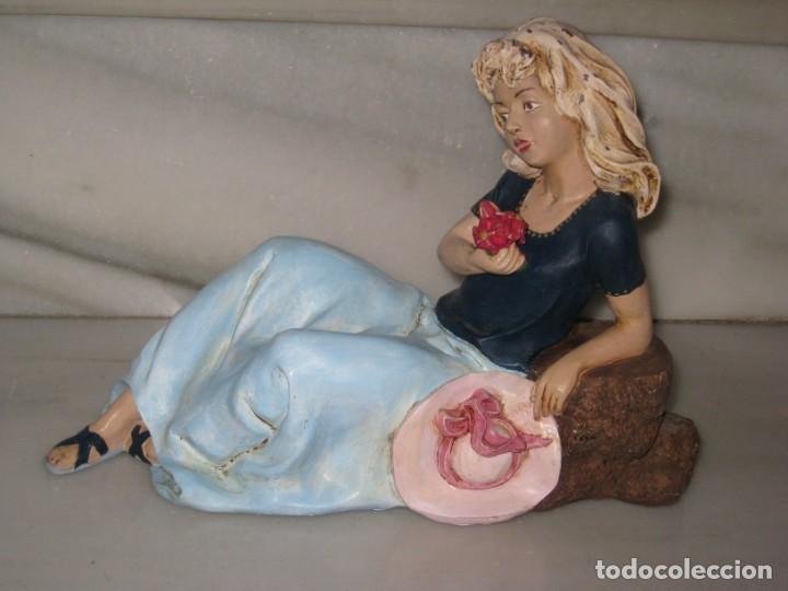 Vintage: Figura resina. Art Mat. - Foto 8