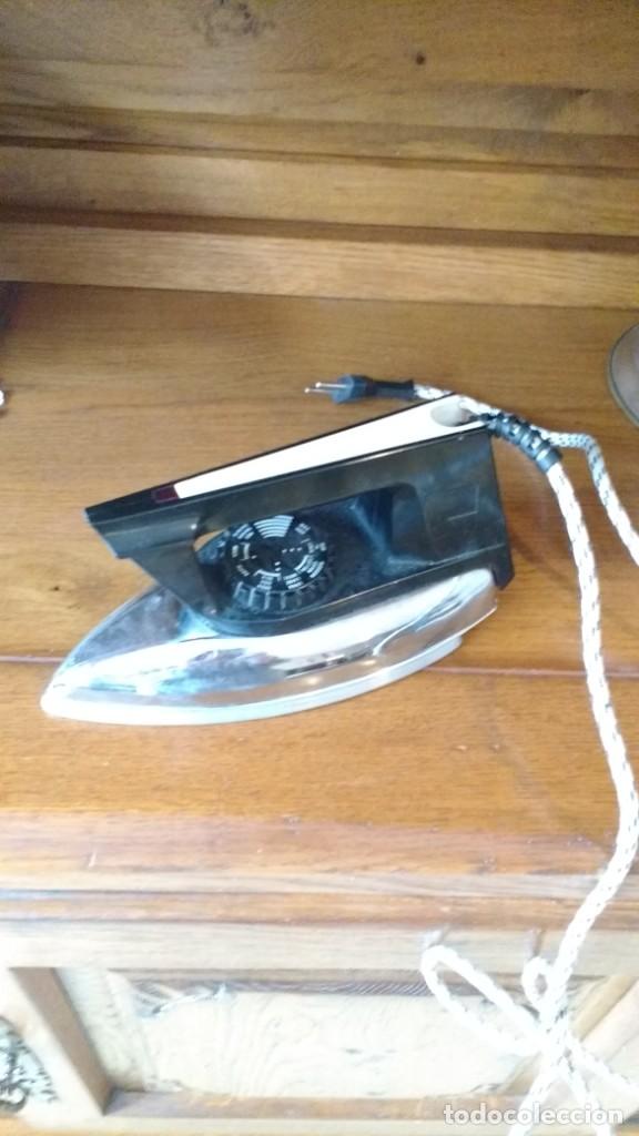 Vintage: Plancha el&eacute;ctrica solac mod. 845 E. funcionando - Foto 1