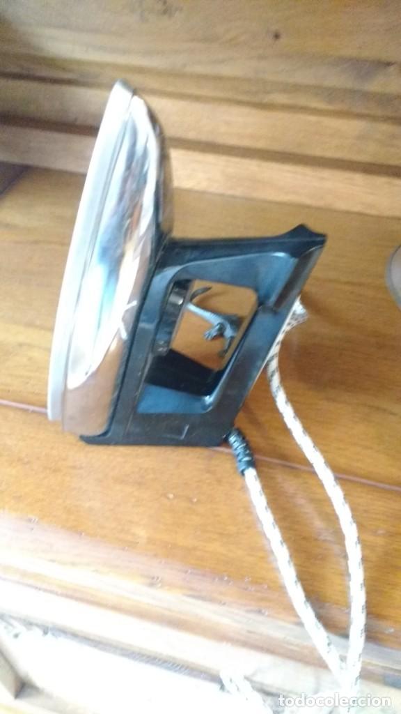 Vintage: Plancha el&eacute;ctrica solac mod. 845 E. funcionando - Foto 2