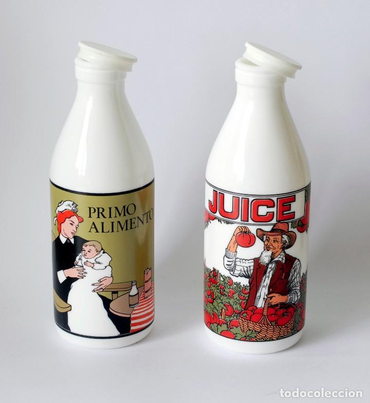 Vintage: Dos botellas de vidrio con tapa. Cierre herm&eacute;tico. Marca Egizia, Made in Italy. Juice y Milk.