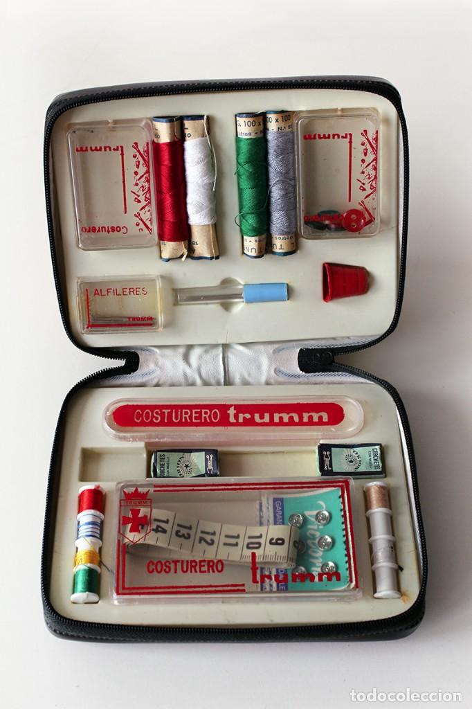 Vintage: Costurero de viaje vintage. Marca Trumm, Made in Spain. De polipiel, en muy buen estado