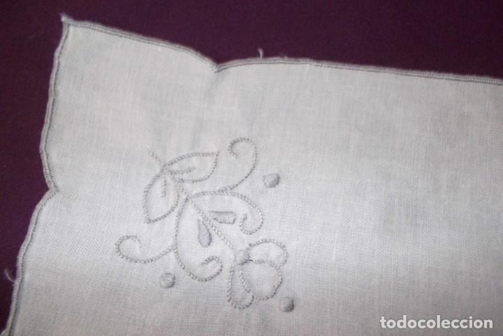 Vintage: SERVILLETA BORDADA A MANO EN COLOR GRIS - Foto 7