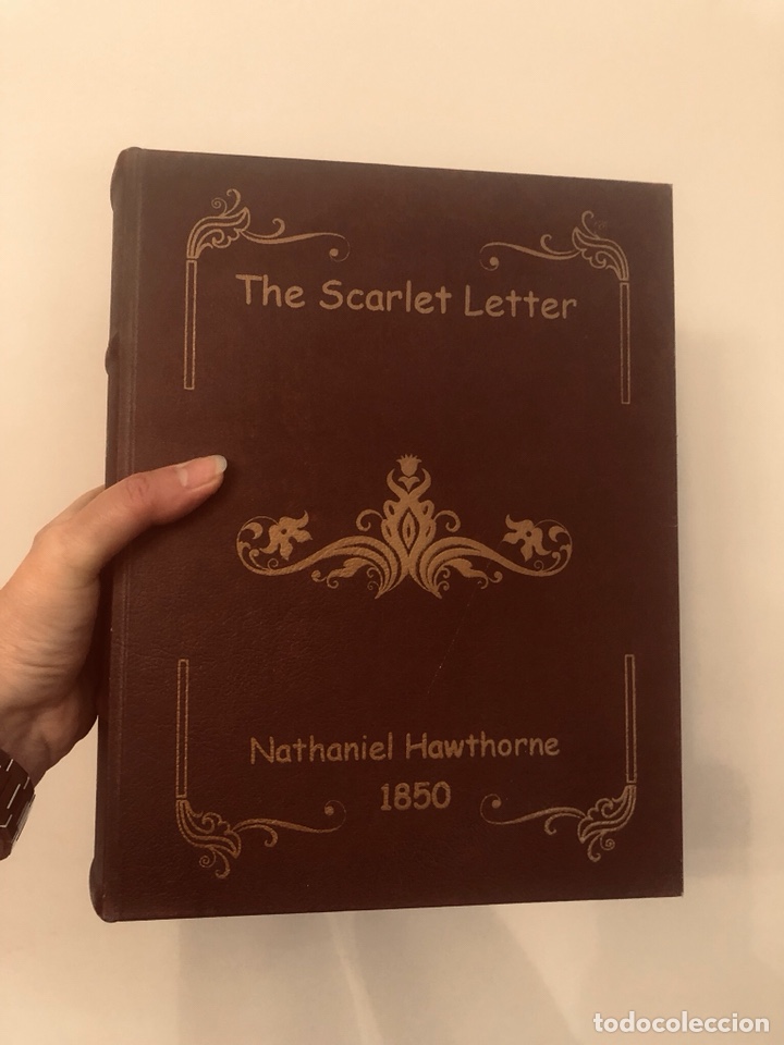 Vintage: CAJA CON FORMA DE LIBRO ANTIGUO LA LETRA ESCARLATA - Foto 2