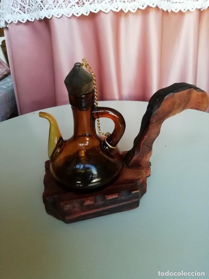 Vintage: ACEITERA RUSTICA DE CRISTAL AMBAR bodega o cocina - Foto 1