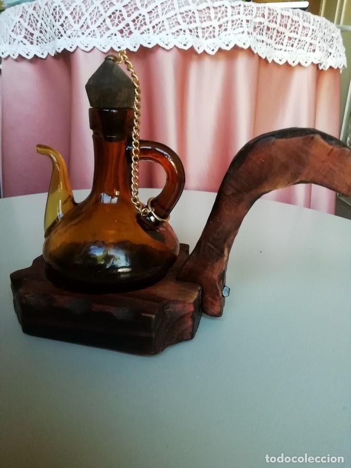 Vintage: ACEITERA RUSTICA DE CRISTAL AMBAR bodega o cocina - Foto 2