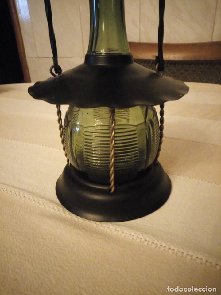 Vintage: Original botella en forma de farol.metal y cristal - Foto 2