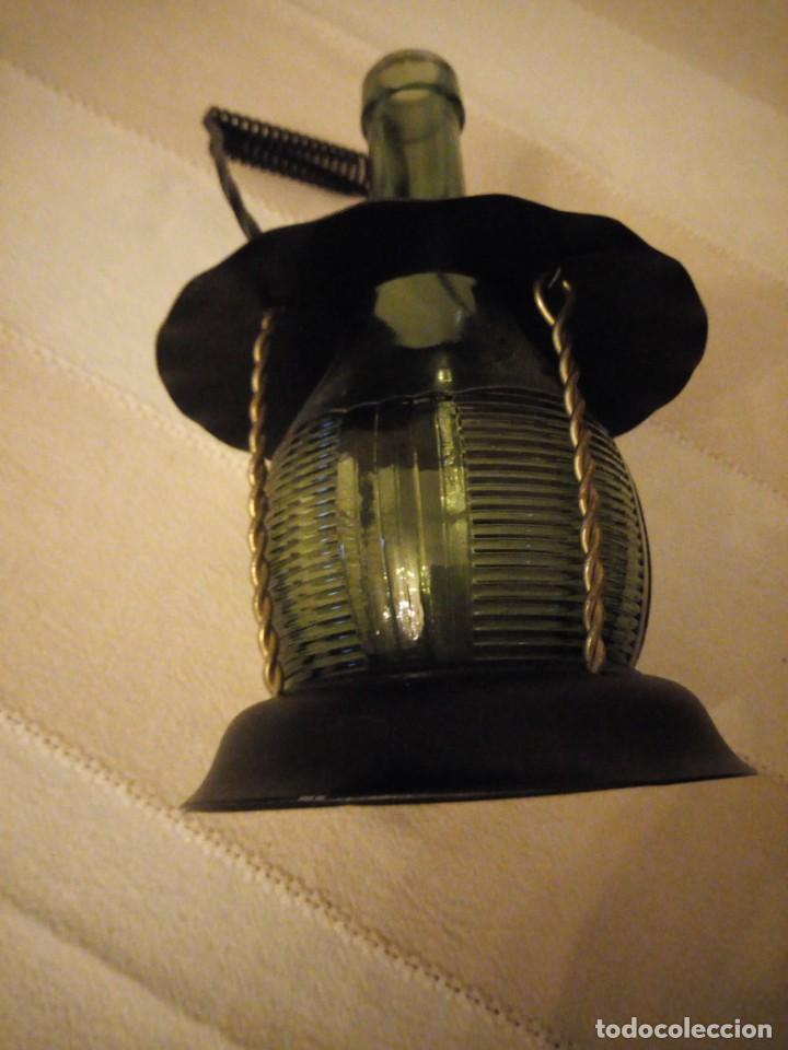 Vintage: Original botella en forma de farol.metal y cristal - Foto 5
