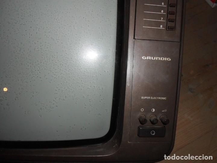Vintage: TV GRUNDING 1722 -B/N Funciona - Foto 4