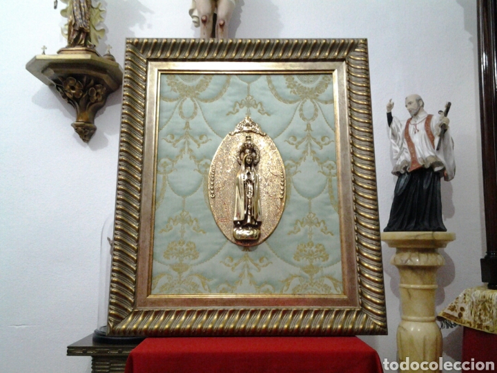 Vintage: Cuadro con placa de la Virgen y forado de tela estilo barroco