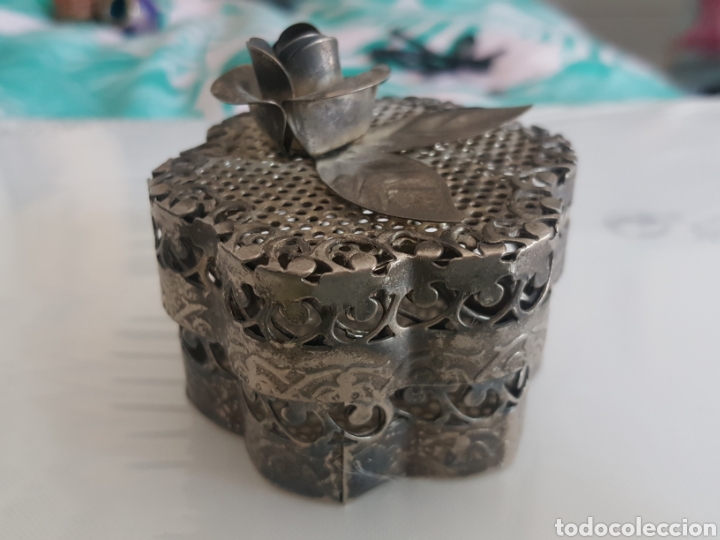 Vintage: Caja met&aacute;lica con flor - Foto 2