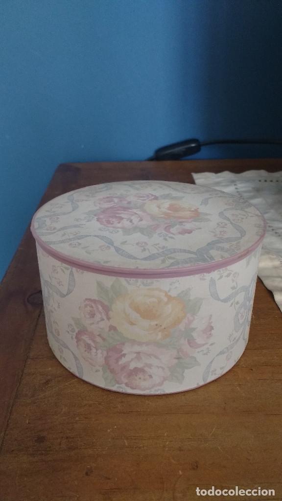 Vintage: polvera de polvos talco con pon pon - Foto 1