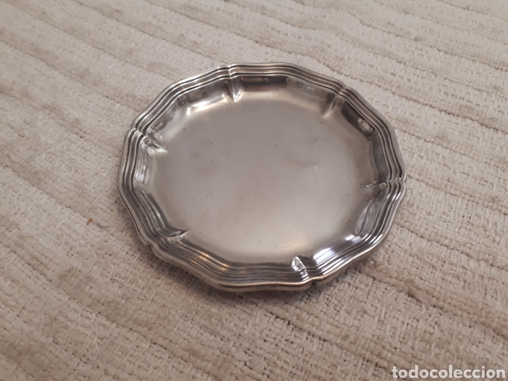 Vintage: Peque&ntilde;a bandeja redonda metal 9.5 cm di&aacute;metro