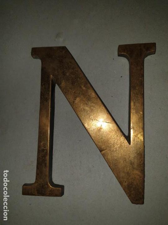 Vintage: LETRA N DE BRONCE