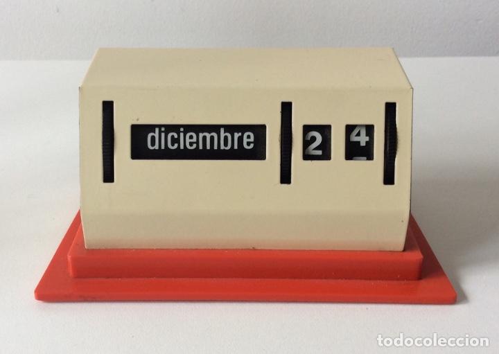Vintage: CALENDARIO PERPETUO DE RUEDA. MARCA MAOR. - Foto 1