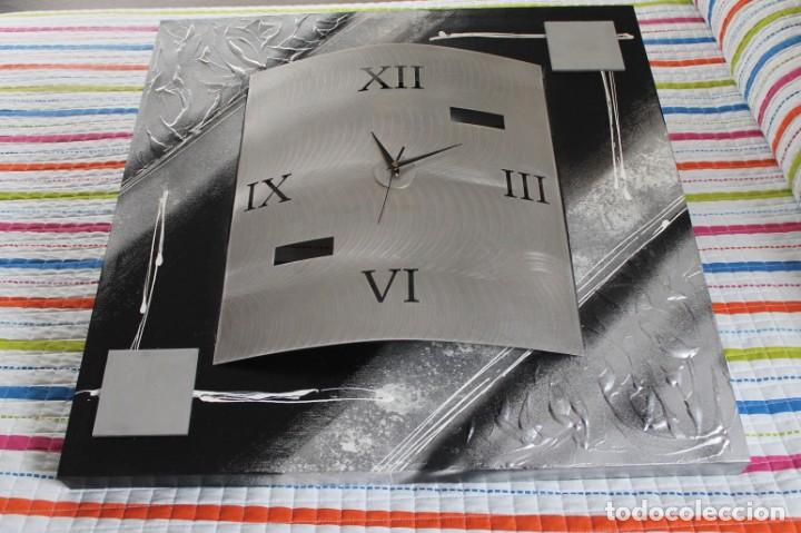 Vintage: RELOJ EN RELIEVE SOBRE LIENZO 70X70 - Foto 4