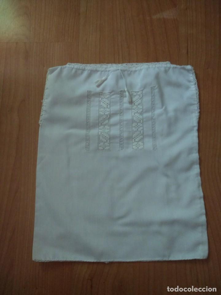 Vintage: ANTIGUO CHINITO BEB&Eacute; BLANCO Y CALADO - Foto 1