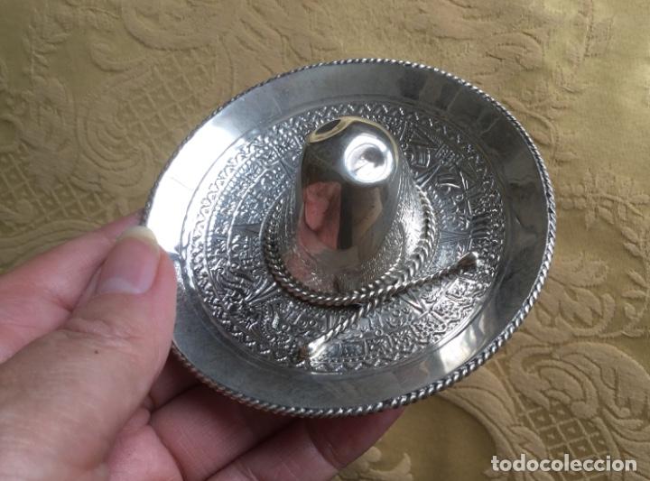 Vintage: CENICERO DE. ALPACA PLATEADA LABRADA CON FORMA DE SOMBRERO MEXICANO