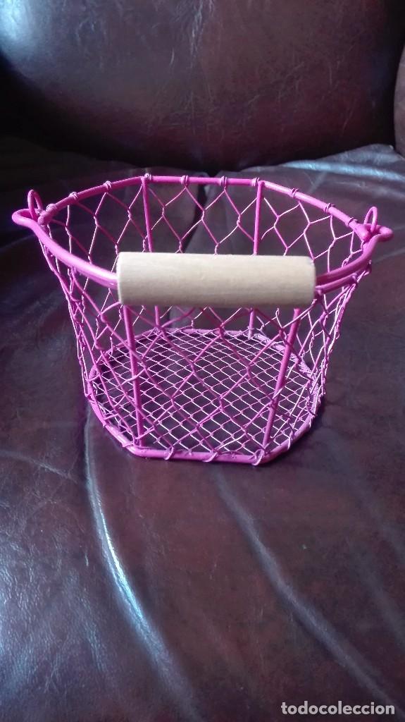 Vintage: Cesta de hierro y alambre con mango de madera - Foto 1
