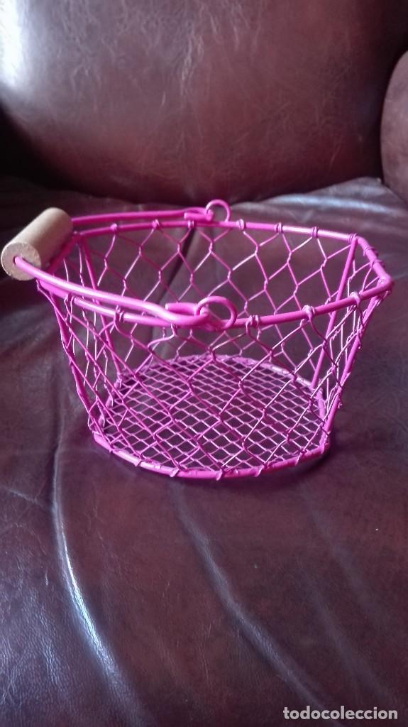 Vintage: Cesta de hierro y alambre con mango de madera - Foto 3