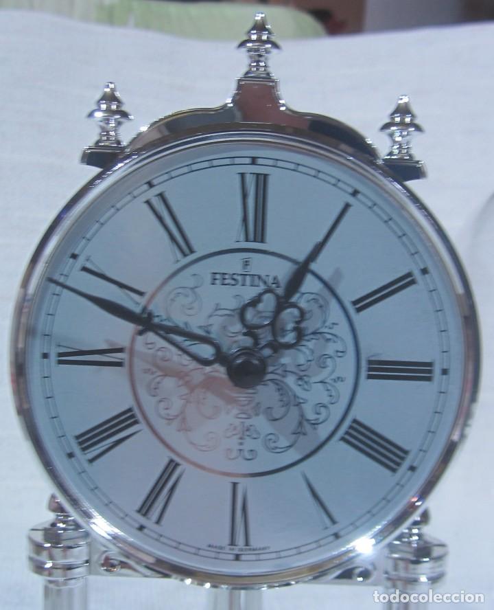 Vintage: Reloj imitaci&oacute;n P&eacute;ndulo de Torsi&oacute;n, a pilas . - Foto 3