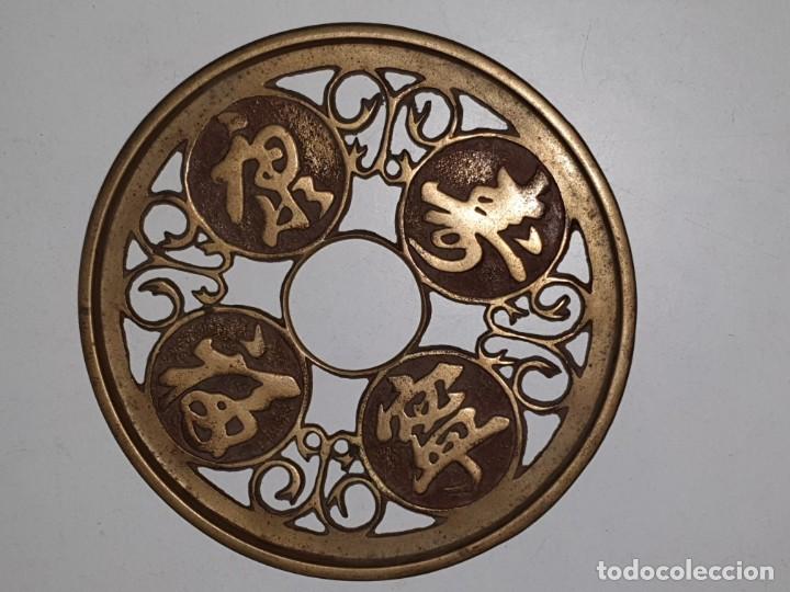 Vintage: SALVAMANTEL CON MOTIVOS ORIENTALES