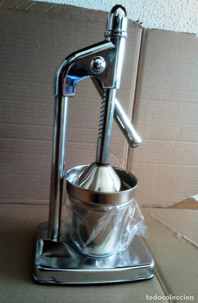 Exprimidor de naranjas manual de aluminio - Vendido en Subasta - 170176980