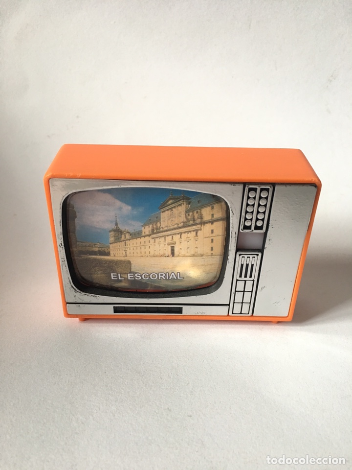 Vintage: Televisor con seis vistas de El Escorial - Foto 1