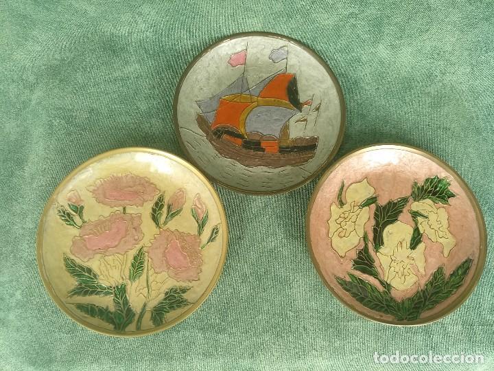 Vintage: PLATOS DE BRONCE CON ESMALTE HECHOS EN INDIA - Foto 1