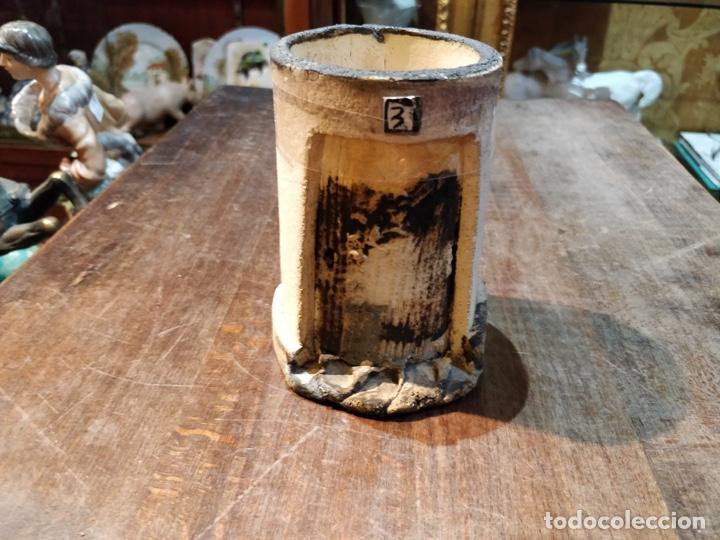 Vintage: Recipiente de barro firmado con forma de faro, para colocar una vela - 9 x 11cm