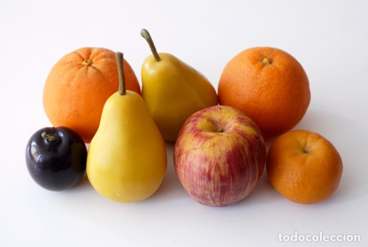 Vintage: Siete frutas de goma para decoraci&oacute;n. Tama&ntilde;o natural. Vintage originales, a&ntilde;os 70 - 80.