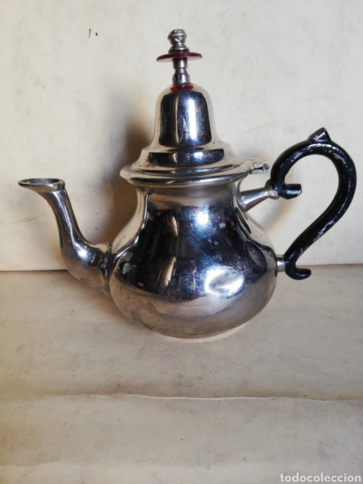 Vintage: Tetera marroqu&iacute; de lat&oacute;n cromado - Foto 1