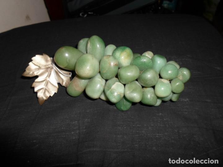 Vintage: Racimo de uvas piedra alabastro color verde medida 14 cms.