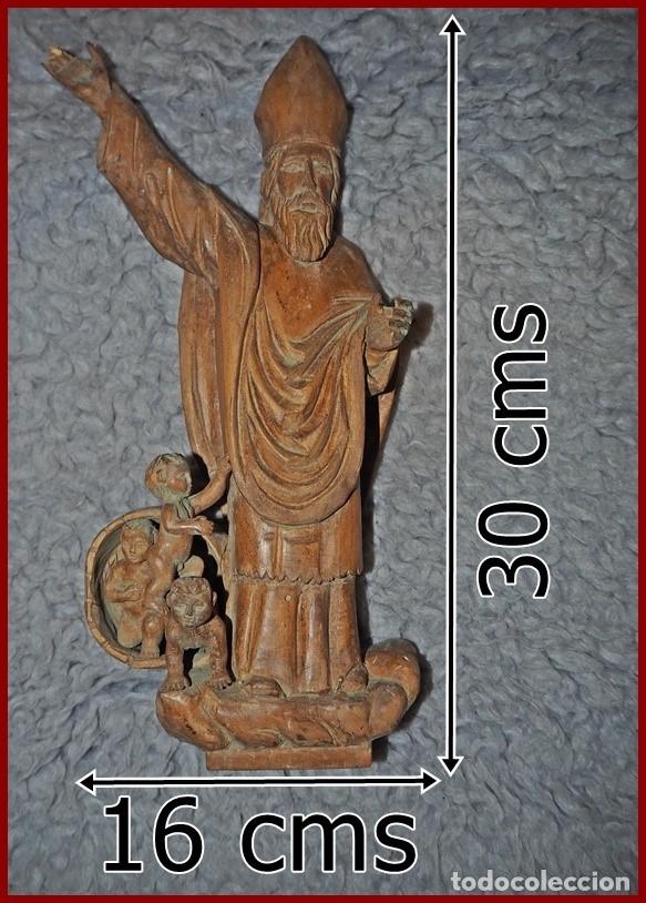 Vintage: Escultura hecha en madera (artesanal)...Mide....30 X 12 cms...Hecha a mano con  detalle y filigrana