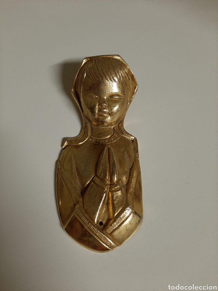 Vintage: Bonita figura de bronce, ni&ntilde;a rezando, para atornillar a una puerta o para cualquier decoraci&oacute;n.