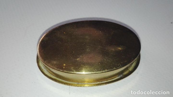 Vintage: CAJITA OVALADA DE BRONCE Y NACAR - Foto 3