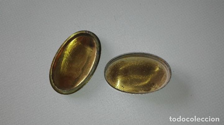 Vintage: CAJITA OVALADA DE BRONCE Y NACAR - Foto 4