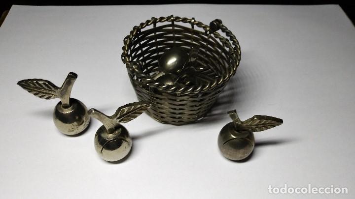 Vintage: CESTO DE PLATA CON CEREZAS