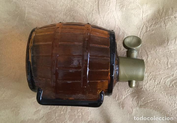 Vintage: FRASCO AVON A&Ntilde;O 70 CON FORMA DE BARRIL - Foto 3