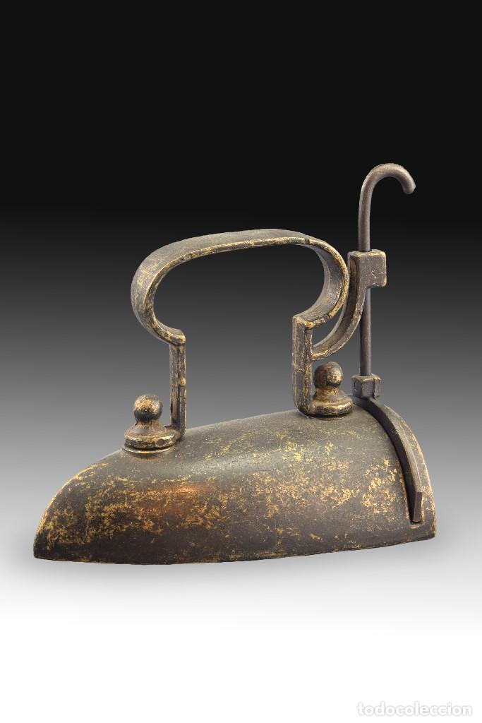 Vintage: Plancha decorativa acabado antiguo. Madera, metal.