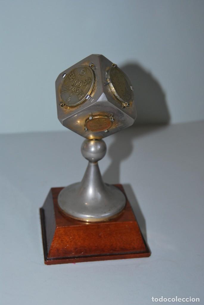 Vintage: PEQUE&Ntilde;A ESCULTURA MUNDIAL ESPA&Ntilde;A 82 - CUBO CON LA SERIE DE SEIS MONEDAS - PESETAS