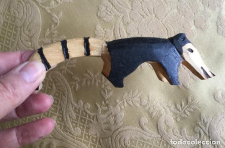 Vintage: DOS FIGURAS DE MAPACHE TALLADAS A MANO EN MADERA - Foto 6