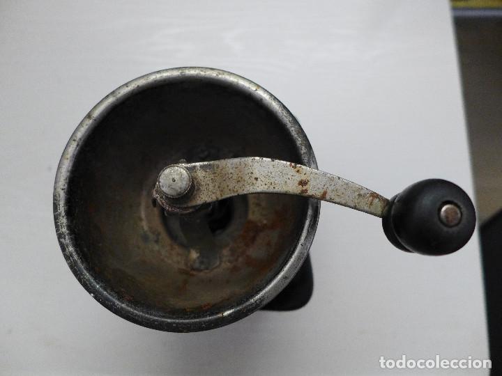 Vintage: REPLICA DE MOLINILLO DE CAFE DE MADERA Y METAL - Foto 6